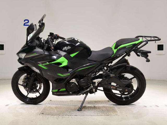 Kawasaki NINJA400-2