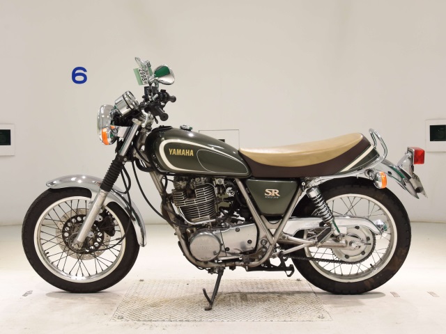 Yamaha SR400-4
