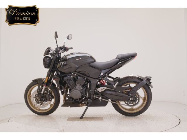 Triumph TRIDENT 800
