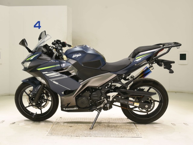 Kawasaki NINJA400-2