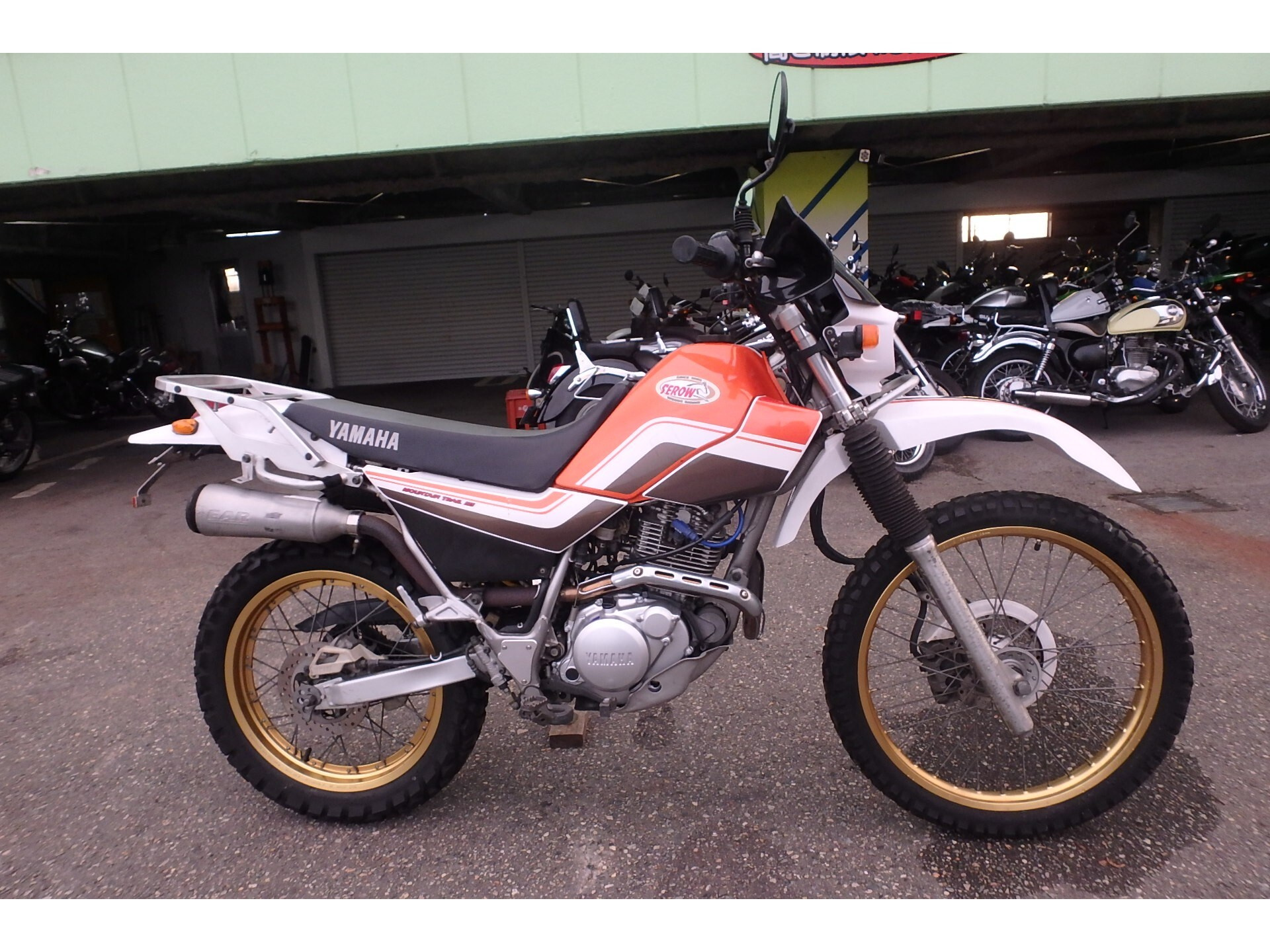 Yamaha SEROW 225