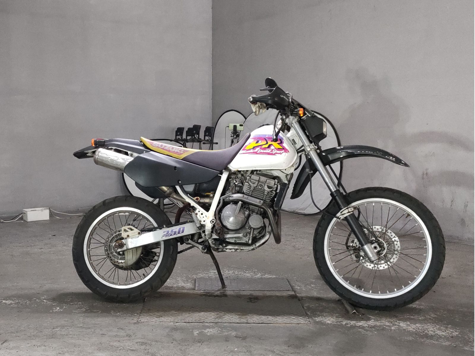 Suzuki DR250R