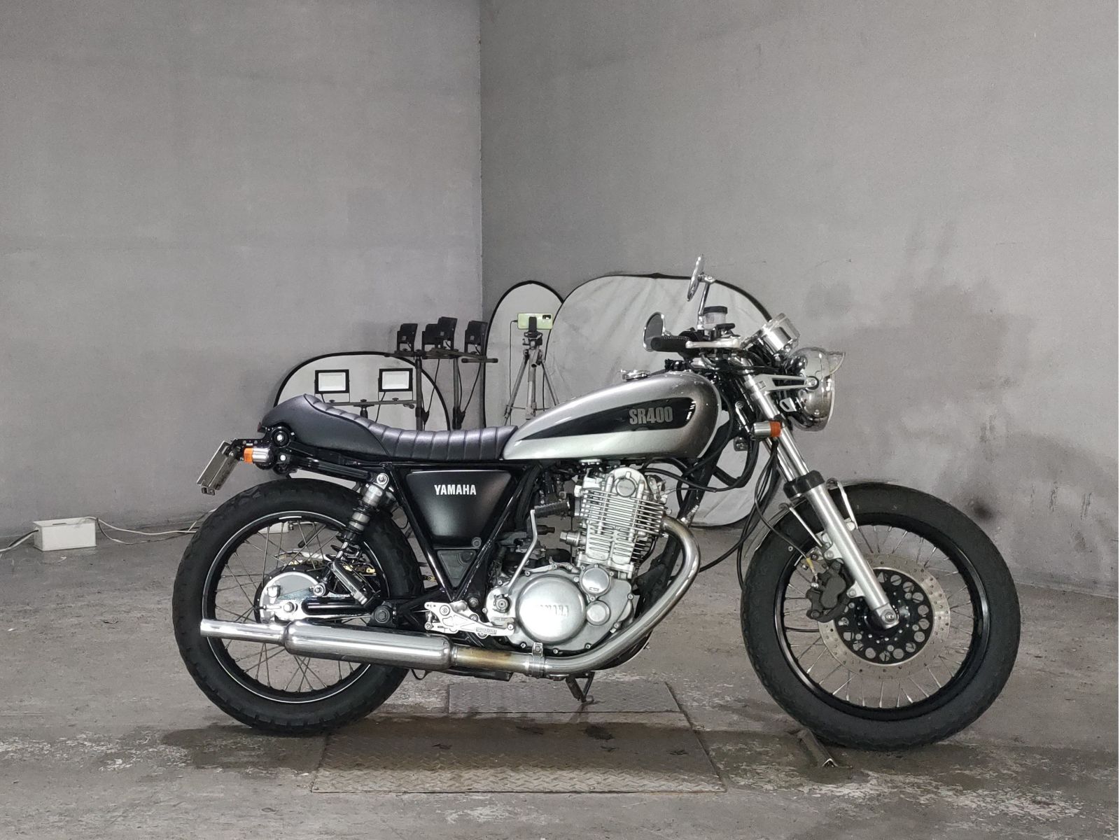 Yamaha SR400-1