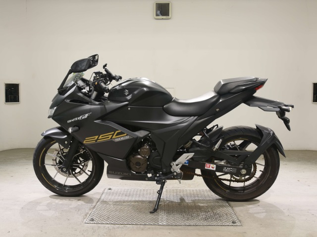 Suzuki GIXXER-250SF
