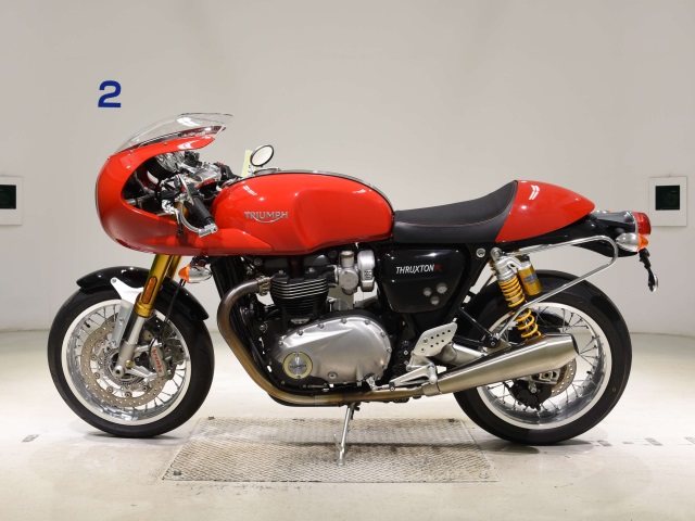 Triumph THRUXTON 1200R
