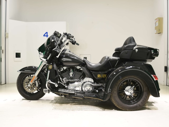 Harley-Davidson Tri Glide Ultra FLHTCUTG1690