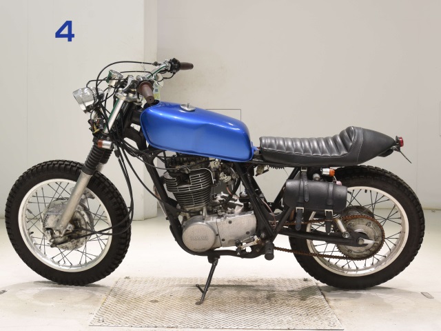 Yamaha SR400-2