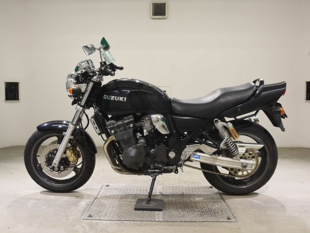 Suzuki INAZUMA 400