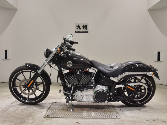 Harley-Davidson Breakout FXSB