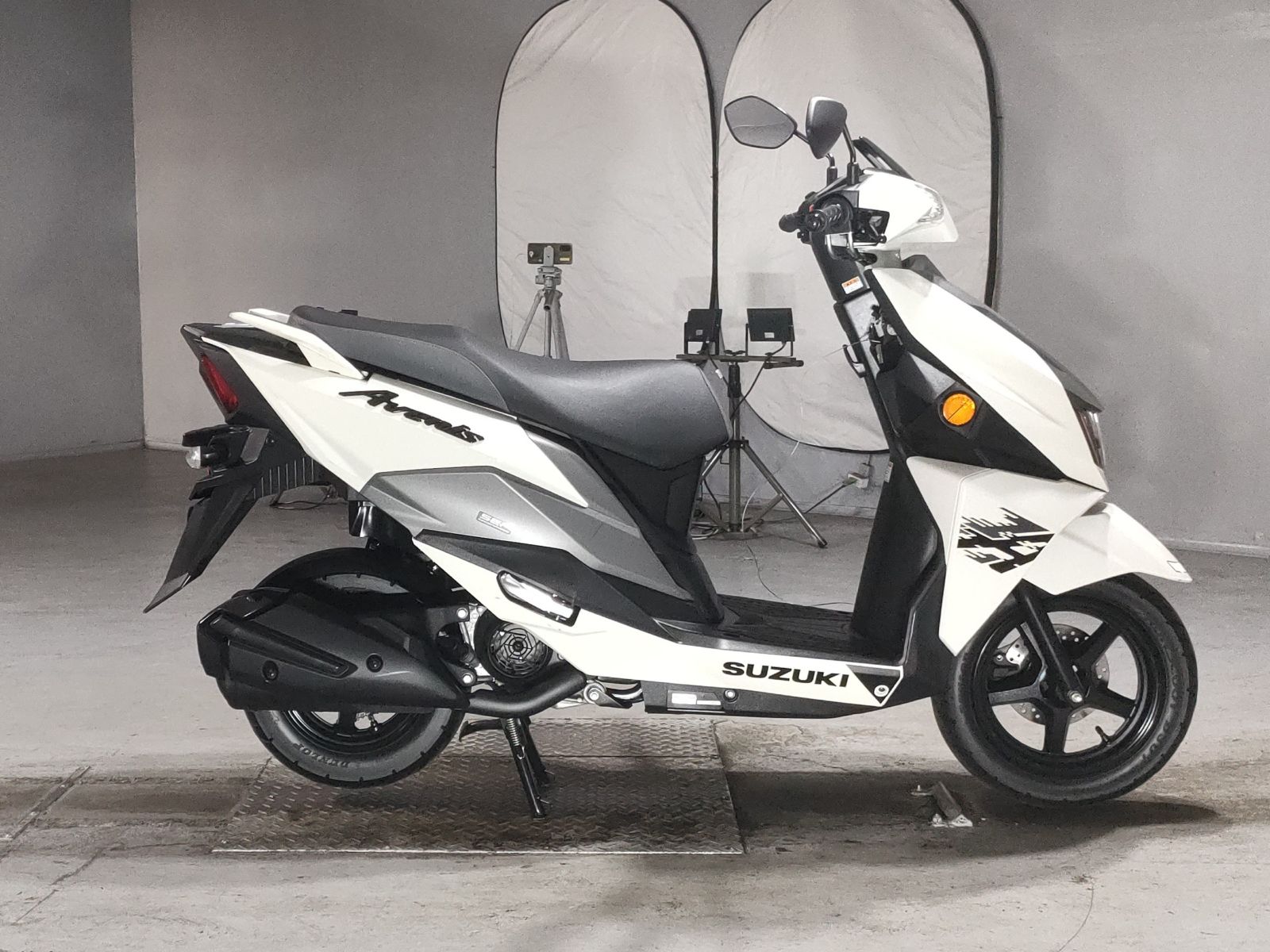 Suzuki AVENIS125