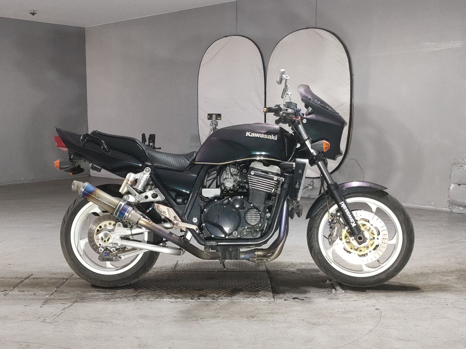 Kawasaki ZRX1100
