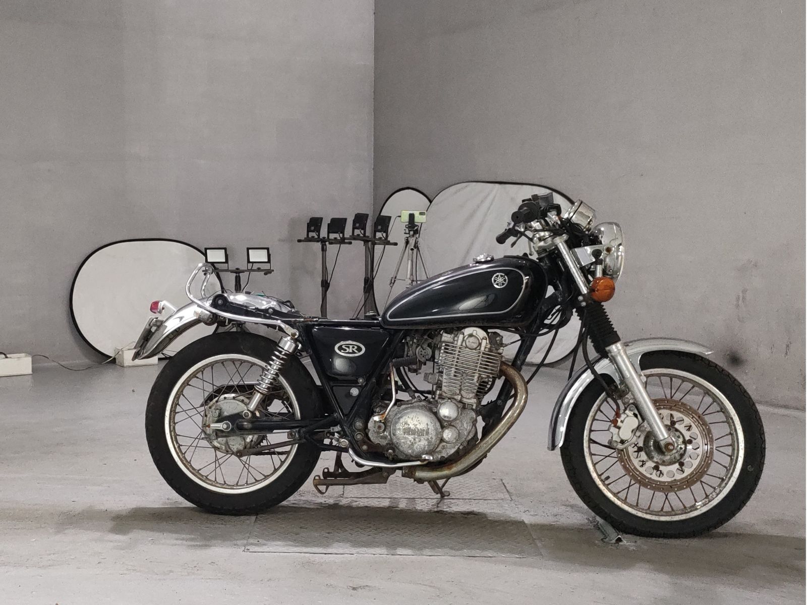 Yamaha SR400-1