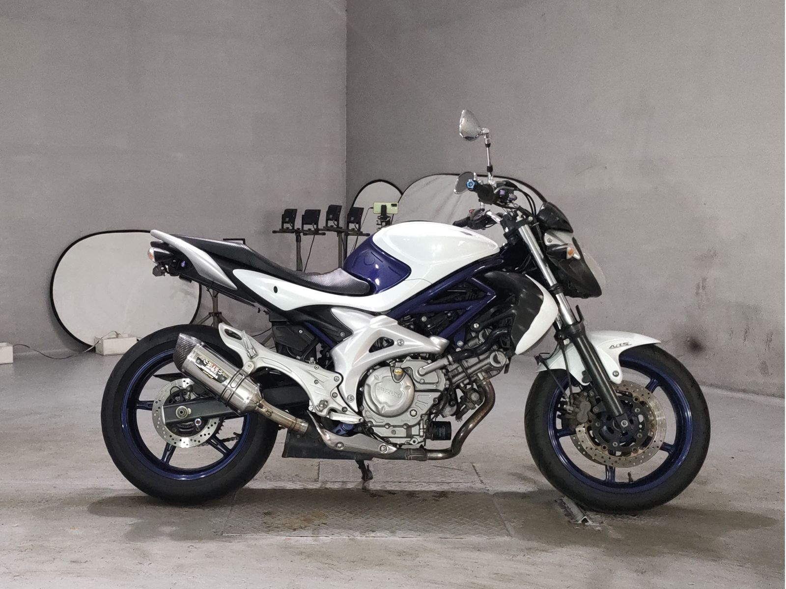 Suzuki GLADIUS400