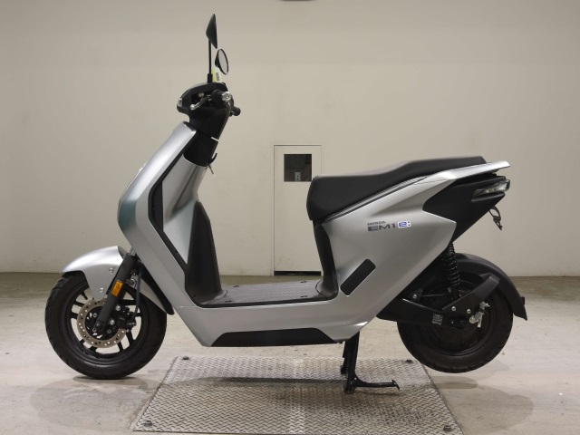 Honda EM1E: