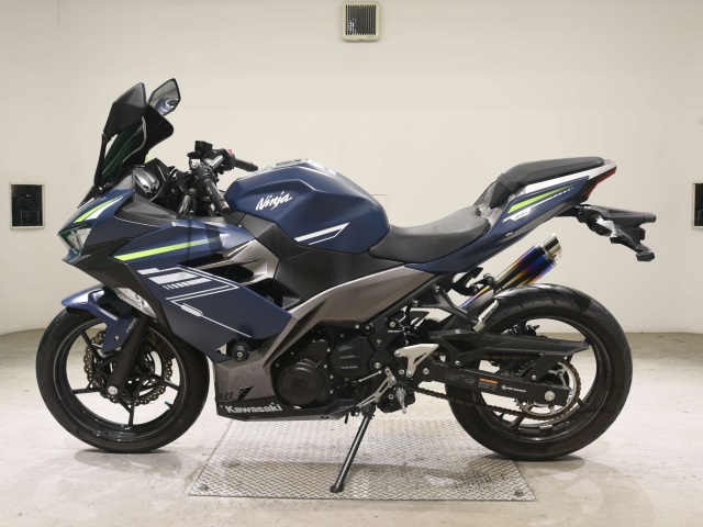 Kawasaki NINJA400-2