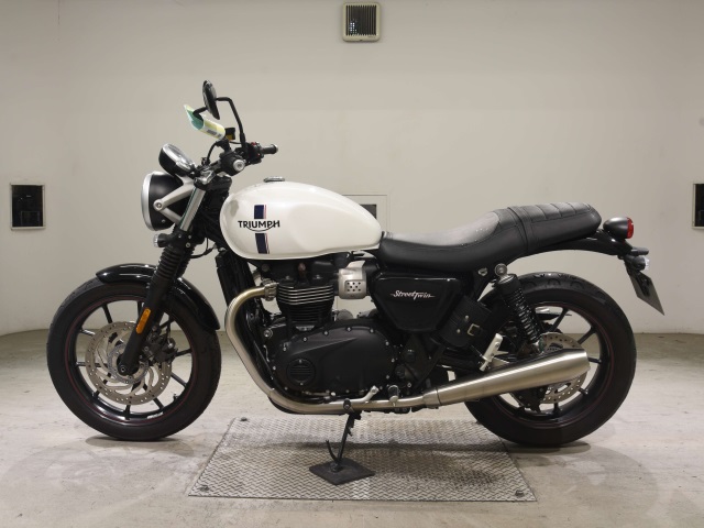 Triumph STREET TWIN