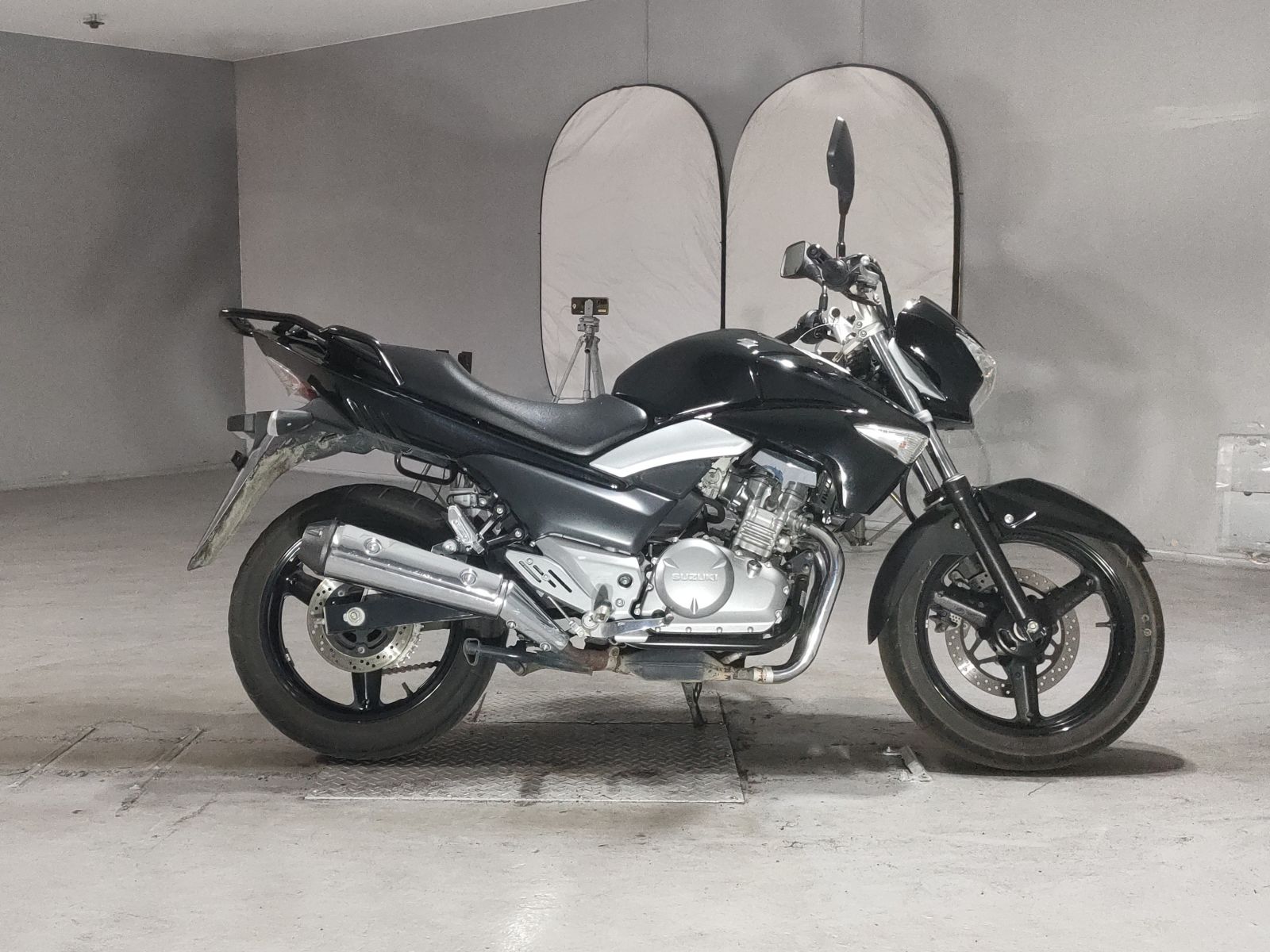 Suzuki GSR250