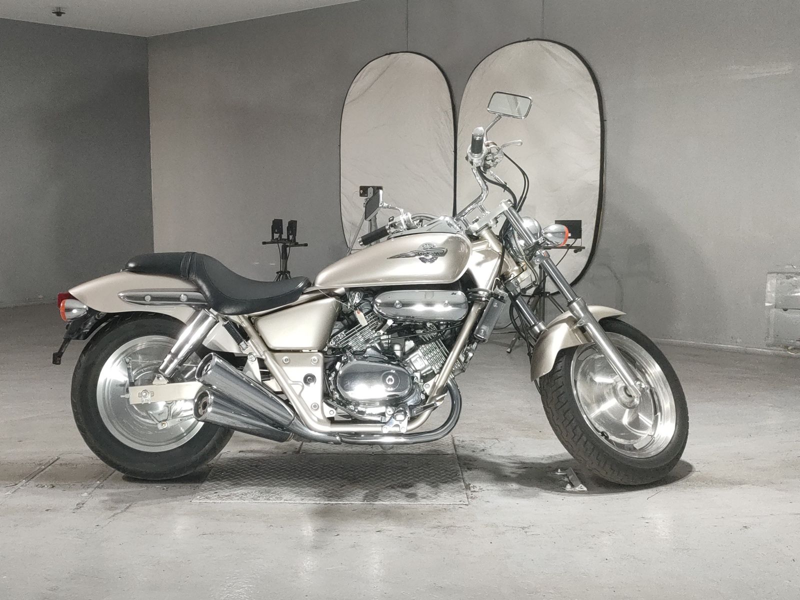 Honda MAGNA 250