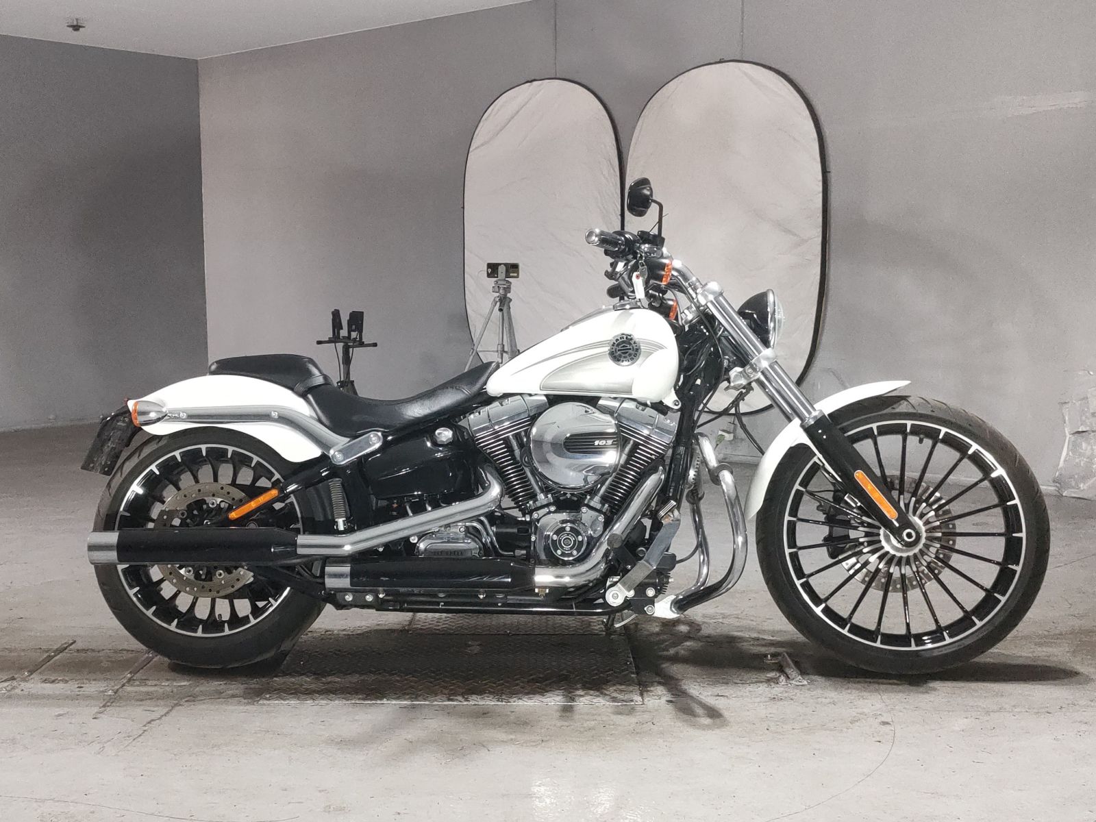 Harley-Davidson Breakout FXSB1690