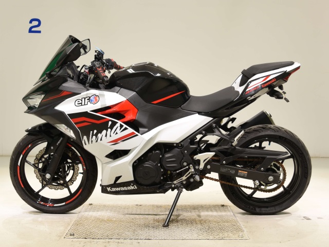 Kawasaki NINJA400-2