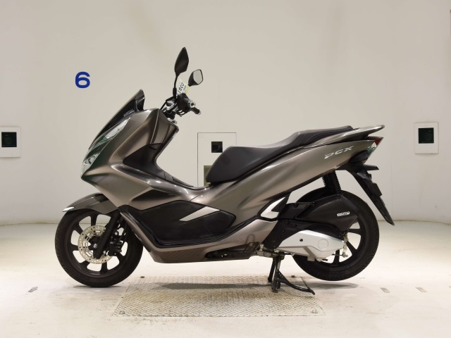 Honda PCX125-3