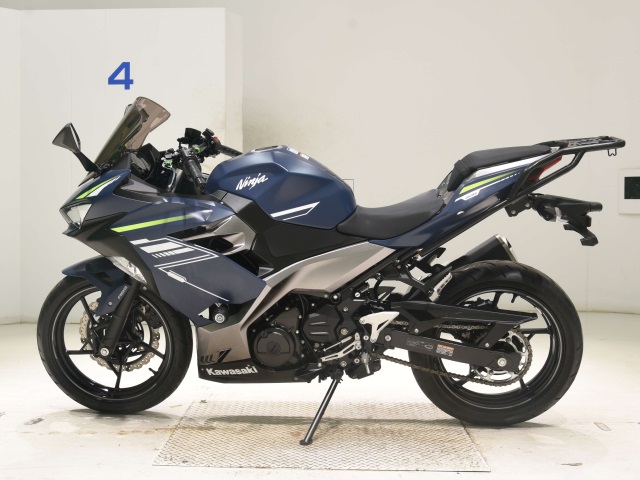 Kawasaki NINJA400-2