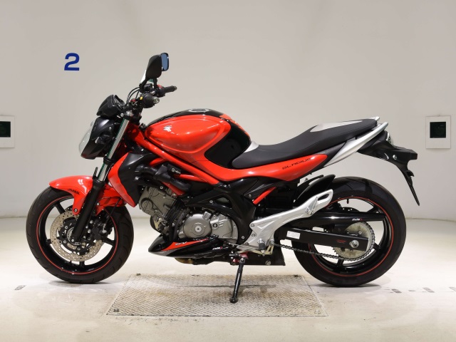 Suzuki GLADIUS400