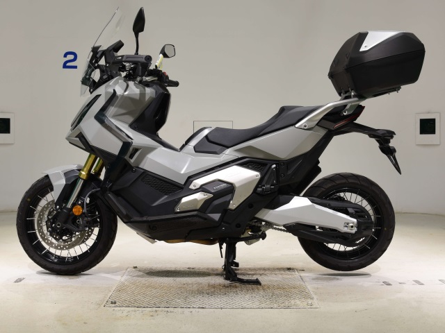 Honda X-ADV750-2