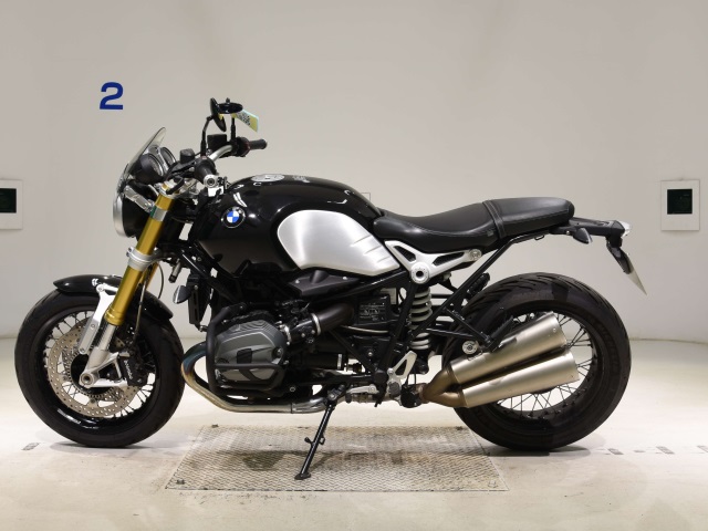 BMW R NINE T