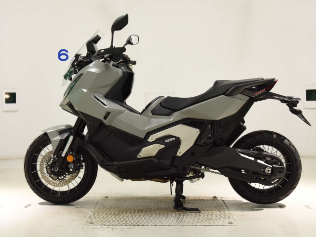Honda X-ADV750-2