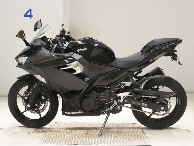 Kawasaki NINJA400-2
