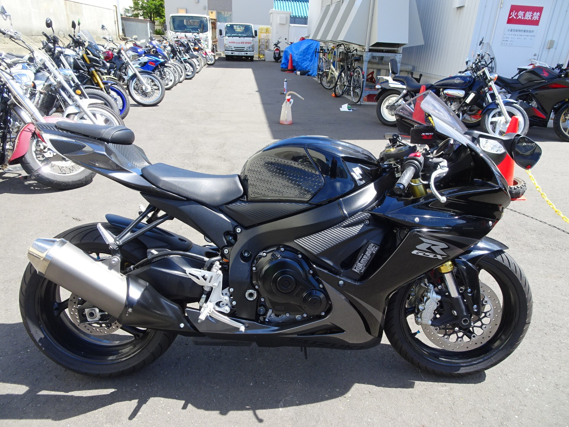 Suzuki GSX-R750
