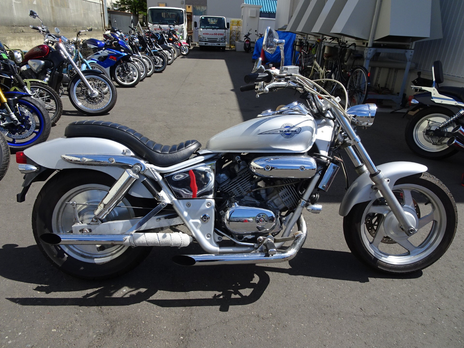 Honda V-TWIN MAGNA