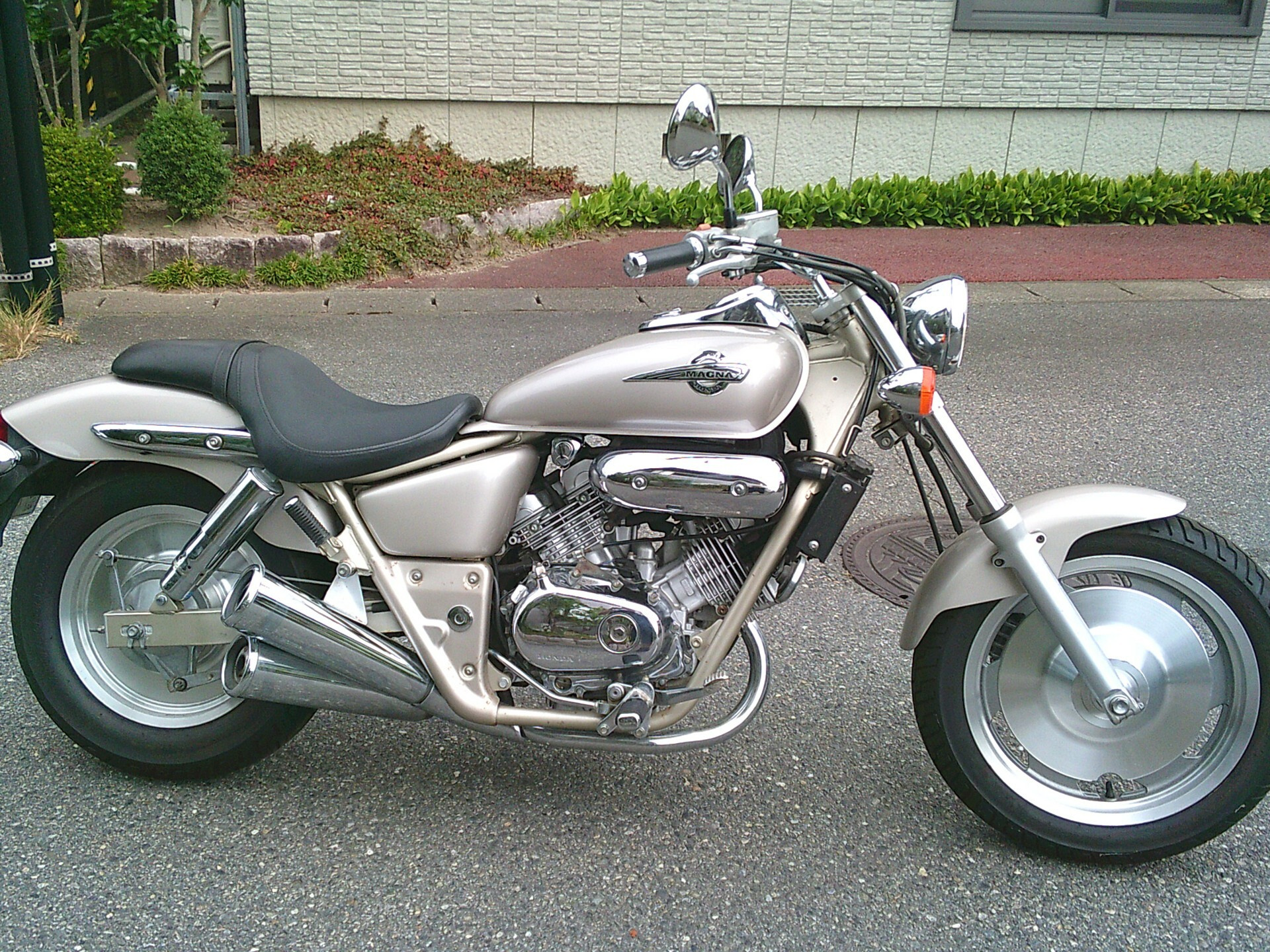Honda V-TWIN MAGNA S