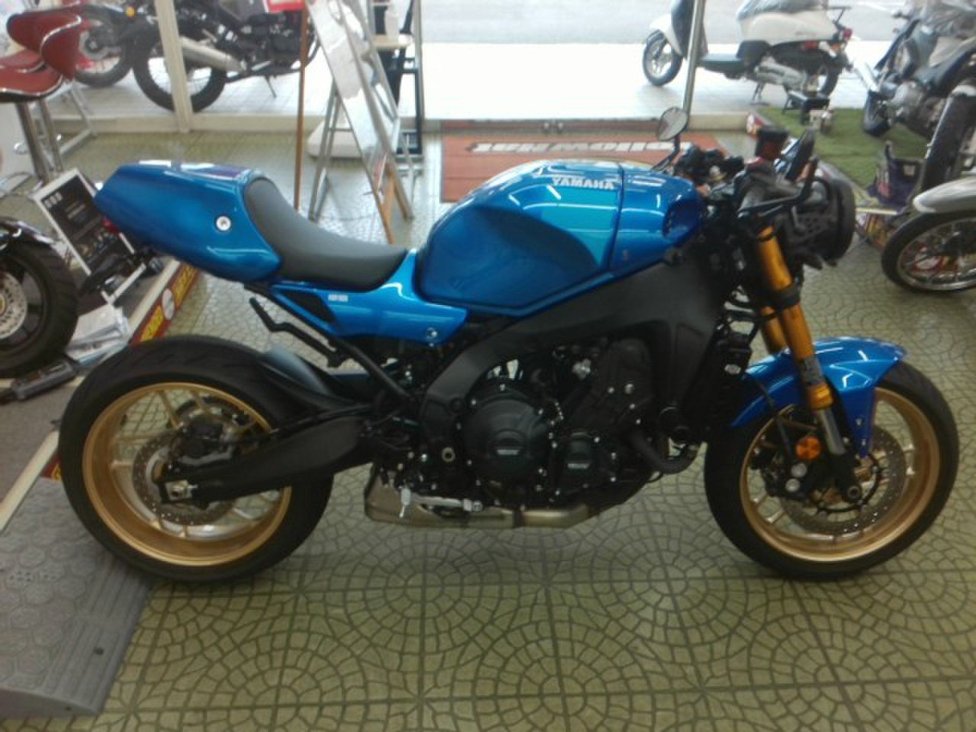 Yamaha XSR900