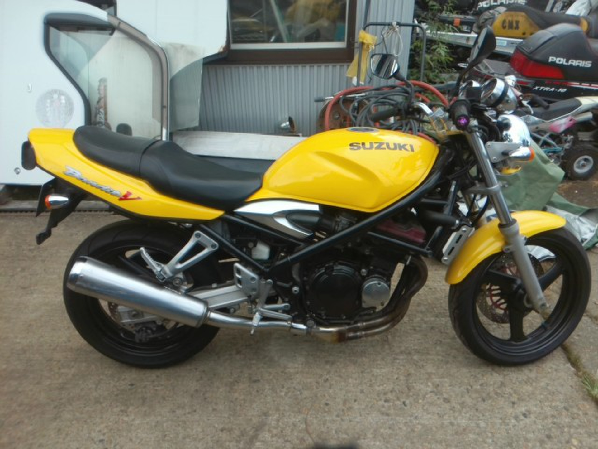 Suzuki BANDIT250-1