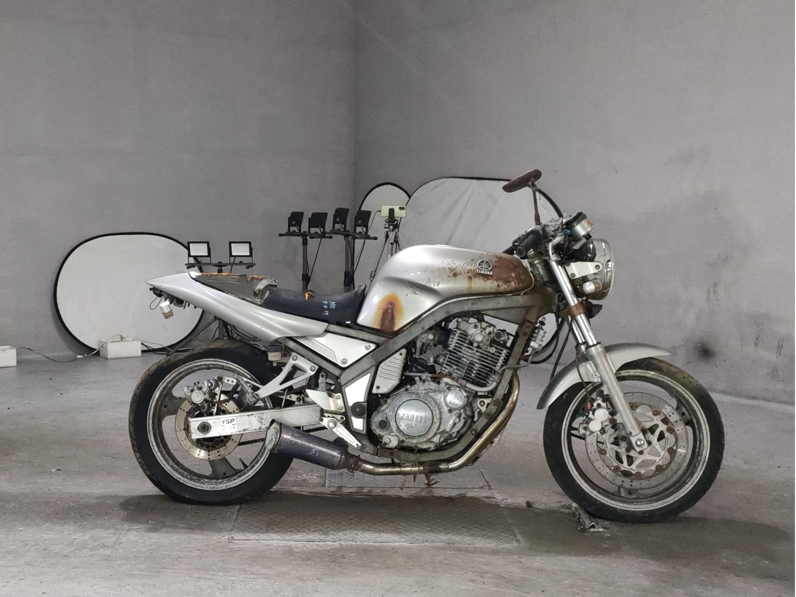 Yamaha SRX400-1