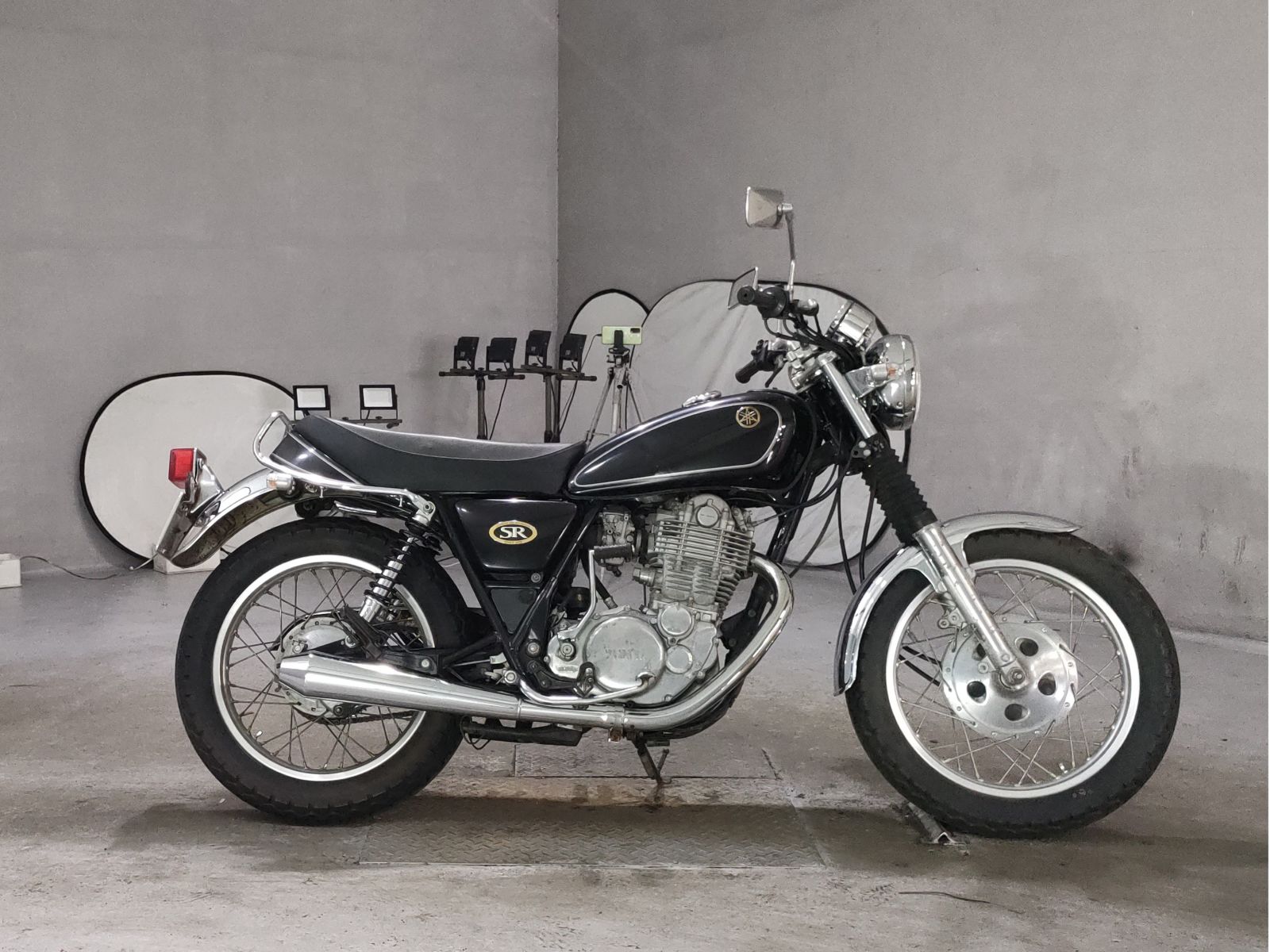 Yamaha SR400-1