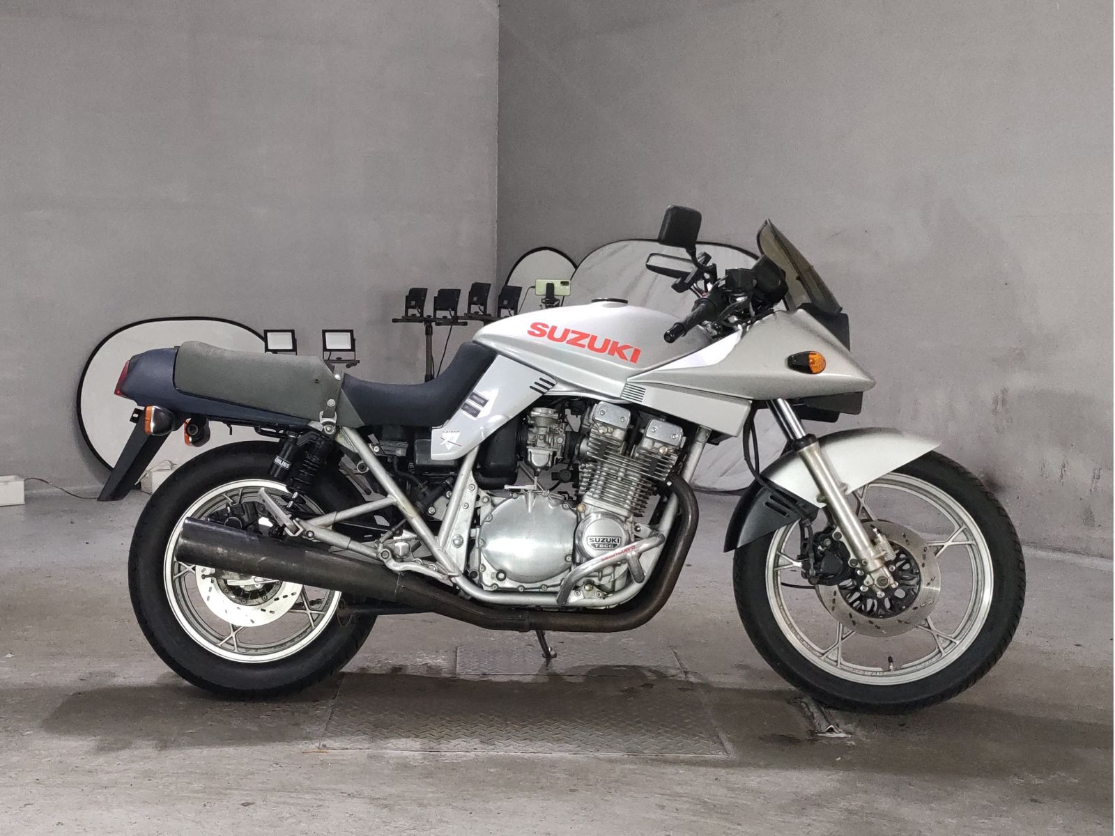Suzuki GSX1100S KATANA