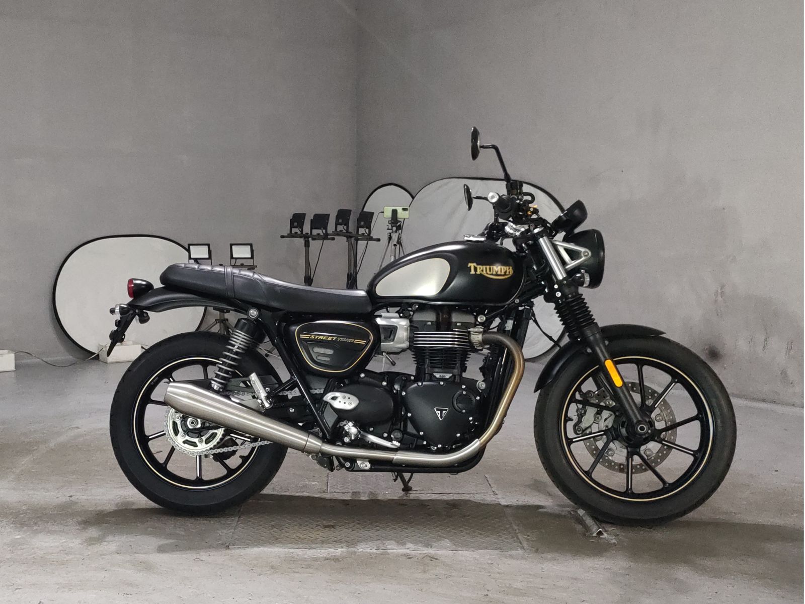 Triumph STREET TWIN 900