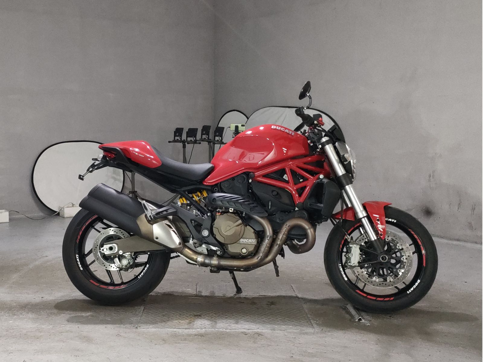 Ducati MONSTER 821