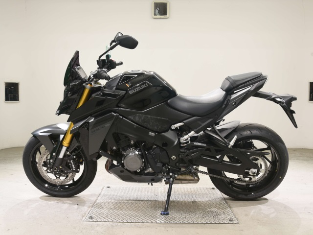 Suzuki GSX-S1000-2