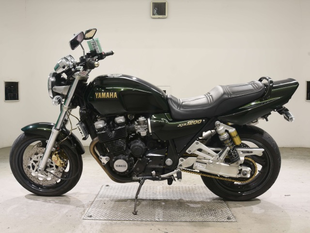 Yamaha XJR1200
