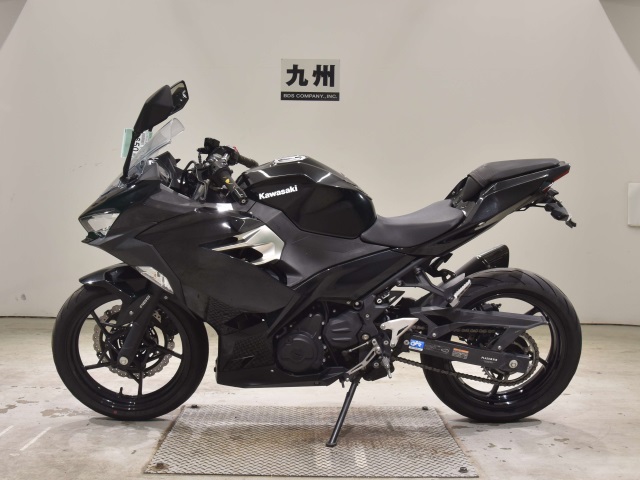 Kawasaki NINJA400-2