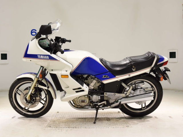 Yamaha XZ400D