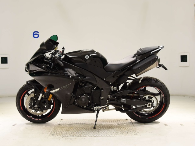 Yamaha YZF-R1