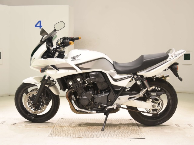 Honda CB400SFV-4 BOLDORABS