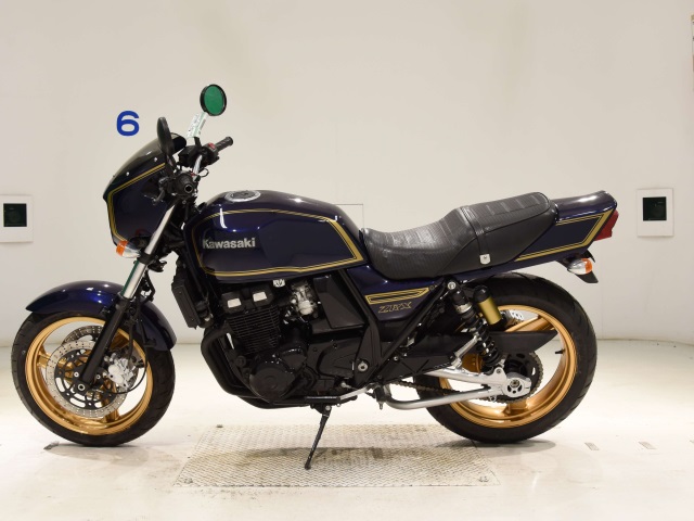 Kawasaki ZRX400