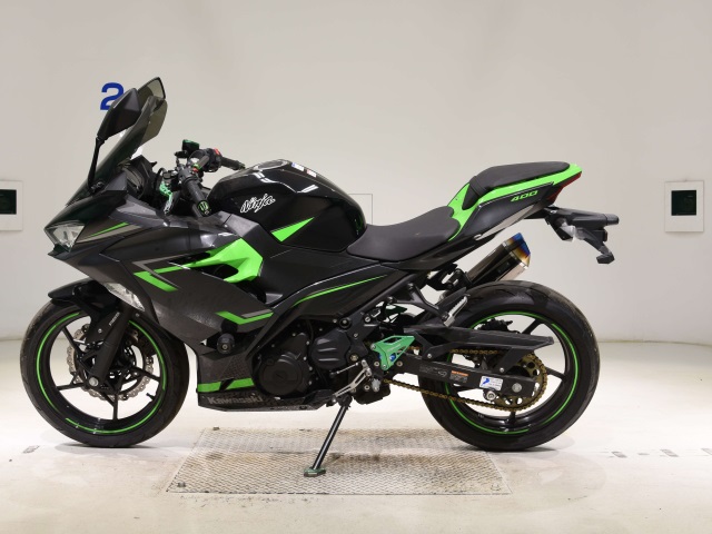 Kawasaki NINJA400-2