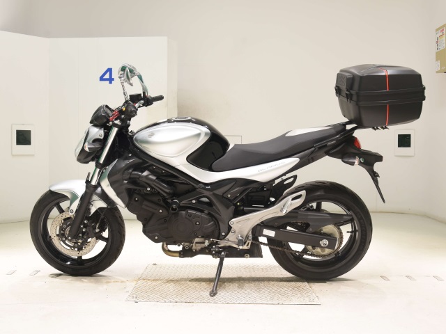 Suzuki GLADIUS400